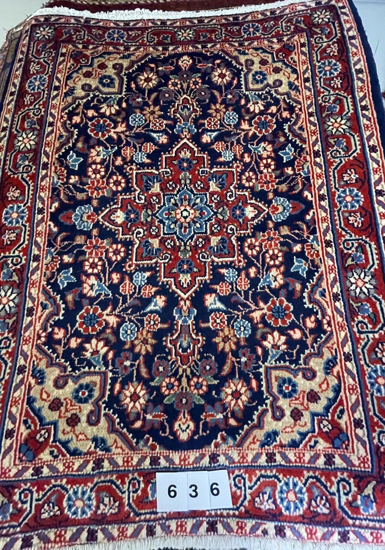Ekbatan Teppich