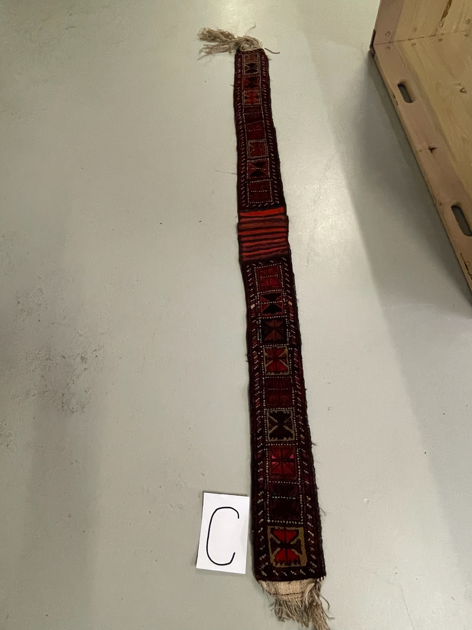 Beloutsch Bänder
