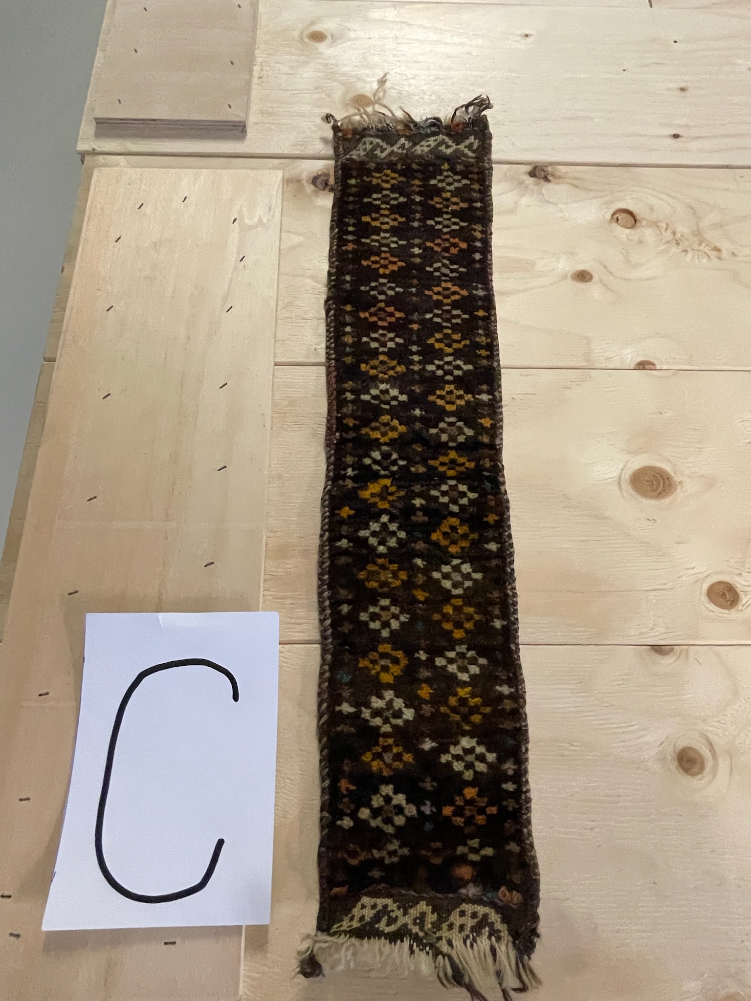 Beloutsch Bänder